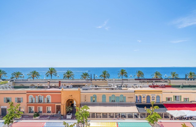 Azur Hideaway -stunning sea view ,Promenade and Cours Saleya