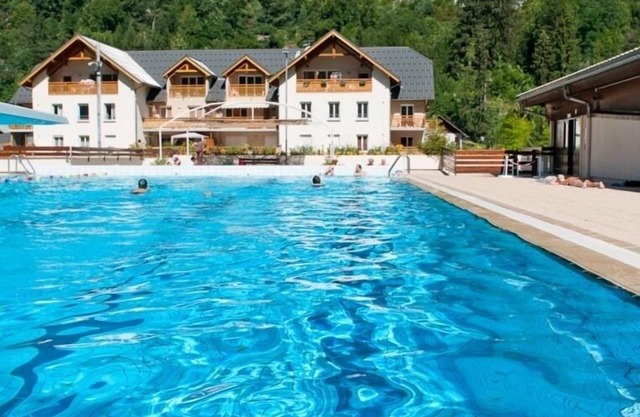 Bâtisse d'Étienne village center Demeure Dauphinoise near Eau d'Olle Express