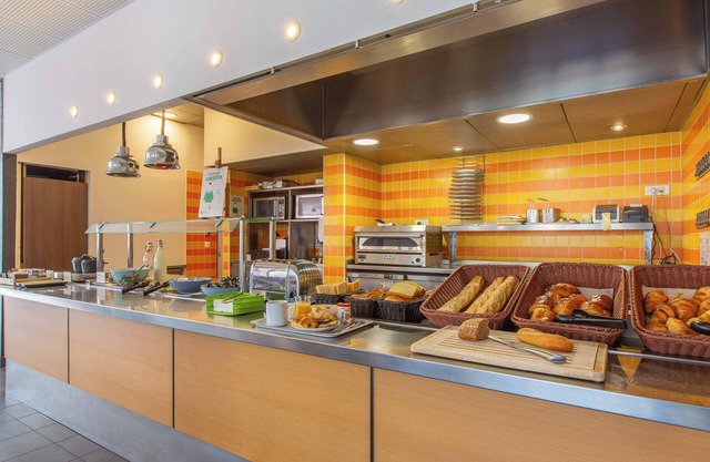 B&B HOTEL Chartres Centre Cathédrale