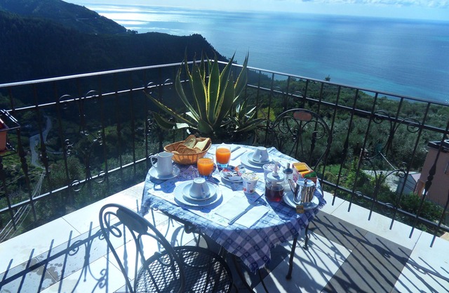 B&B Il Vigneto with sea view in the Cinque Terre National Park