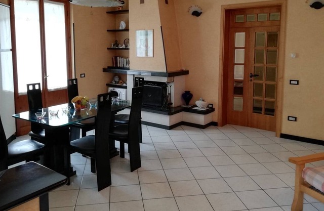 B&B with double bedroom and en suite bathroom in Campello sul Clitunno