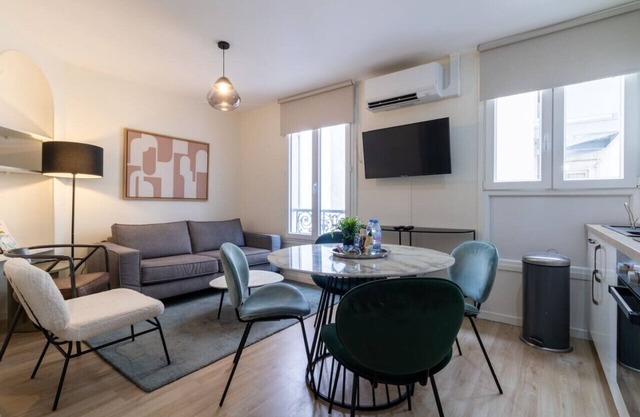 B1.Two Bedrooms#Champs Elysées#Arc de Triomphe#AC