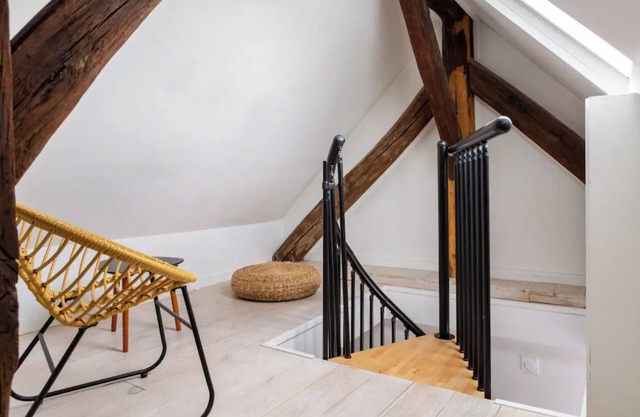 Bac Grenelle Très Mignon Duplex Situé Dans un des Plus Beaux Quartiers de Paris