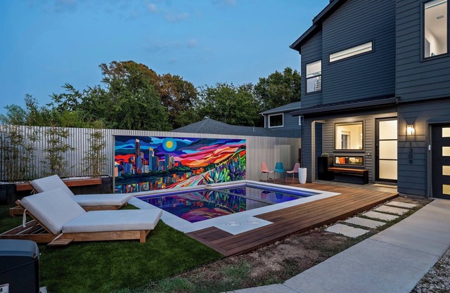 Bach & Bubbly House - 5BR, Pool, Gym & Glam Room