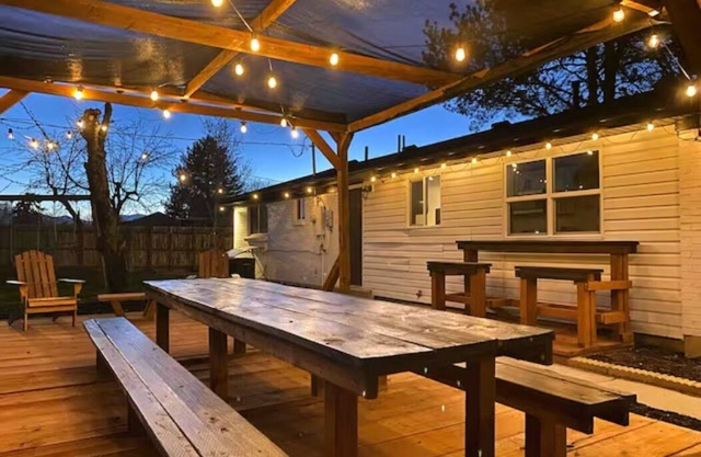 Backyard Mountain View Oasis ~ Sleeps 10 - Chinatown, Downtown