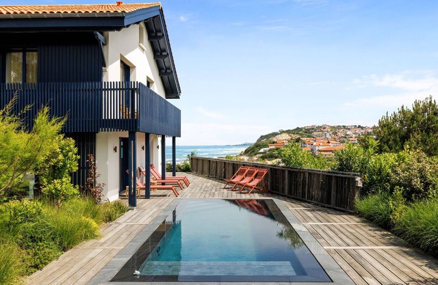 BAHIA - Sumptuous sea view villa with heated swimming pool in Bidart