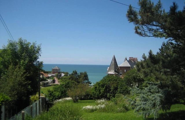 Baie de Somme, Ault, garden studio, 35 m² terrace 44 m², sea view, south facing,