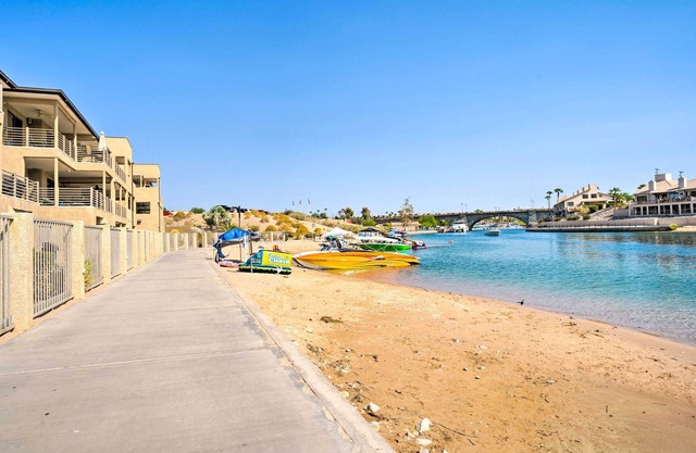 Balcony & Grill: Beachfront Lake Havasu City Condo
