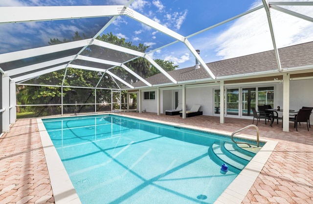 Banyan Beach House on the west end in East Rocks neighborhood!