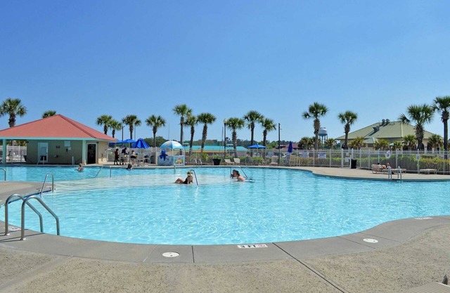 Barefoot North Tower 3 Bedroom | Waterway Views Huge Pool Balcony Near Barefoot Landing