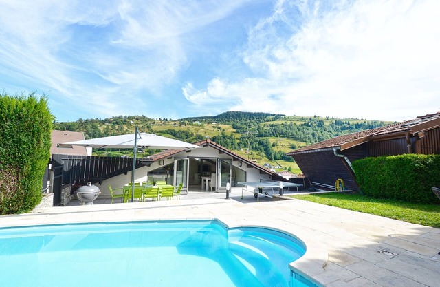 Bargkass - Vue montagne et piscine