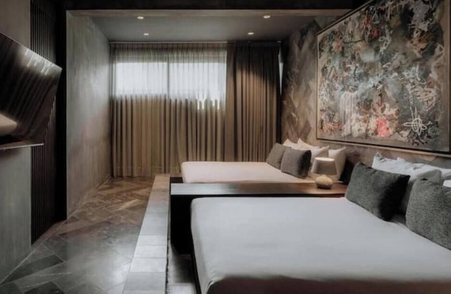 Barneys NY | Twin Penthouses - 2 Pools - Concierge
