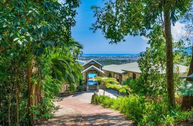 Barong luxury private estate with expansive views over Cairns barongcairns.comn