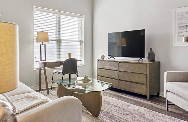 Barsala l 1BD on Canal w/Rooftop Terrace