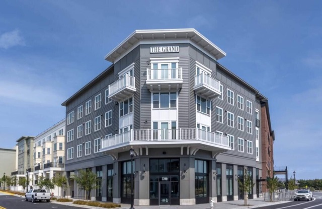 Barsala | Premier 2BD in the Hercules neighborhood; self check-in