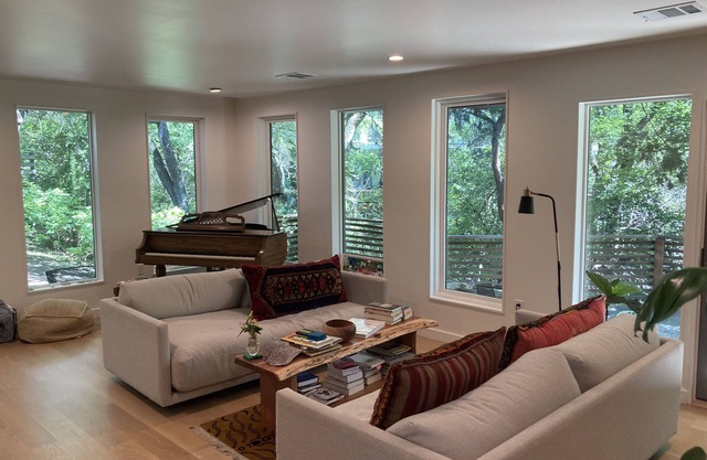Barton Hills Retreat with Studio