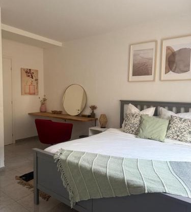 Bas de Villa à 15 min de Nice avec piscine