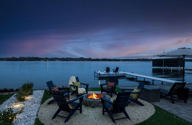 Bass Lake Luxury Stay Private Dock & Bikes