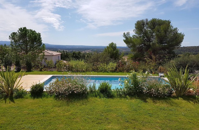 Bastide in Eguilles ideal for 2 families with children
