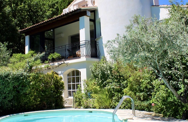Bastide Provençale Air-conditioned - sleeps 14 - 4 bathrooms - Private pool