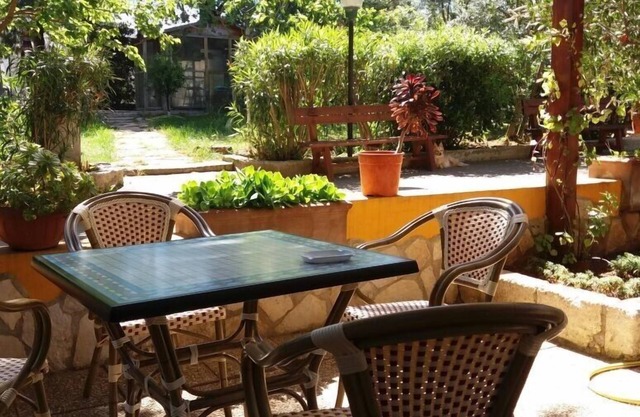 BATA 4 studio cottage, double bed and single sea bed at 550 m.