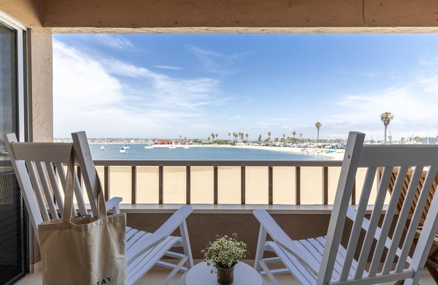 Bay View Buyout A by AvantStay | Mission Beach Home on the Sand | Sleeps 20