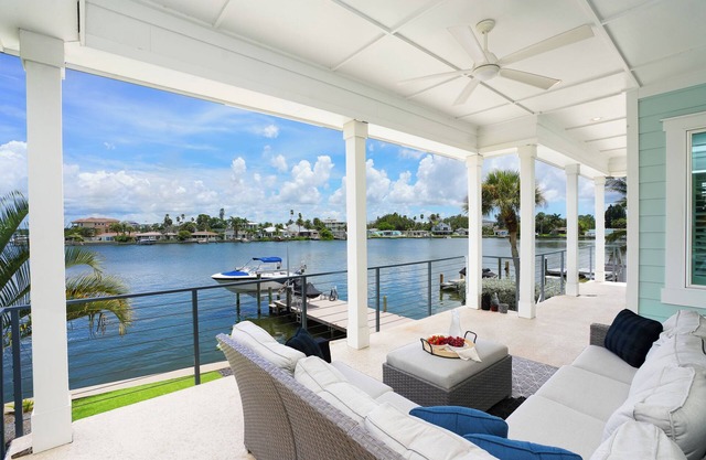 Bayfront Bliss w/Pool & Sunrises and Cold Plunge, IRB