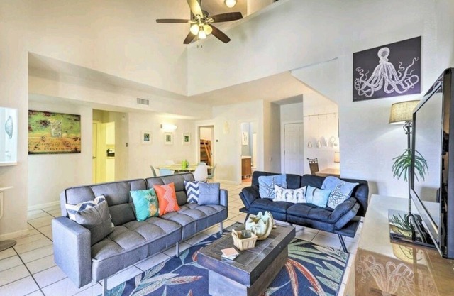 Bayfront La Solana Pool & Boat Slip