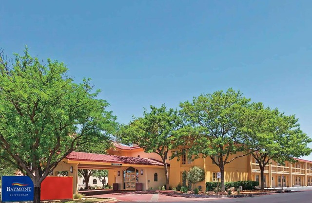 Baymont by Wyndham Lubbock - Downtown Civic Center