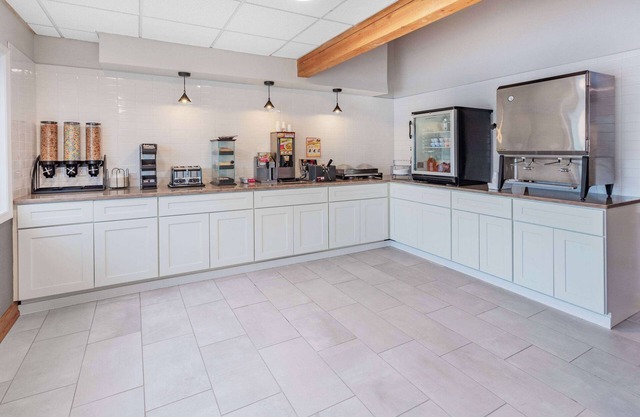 Baymont by Wyndham Brooklyn Center