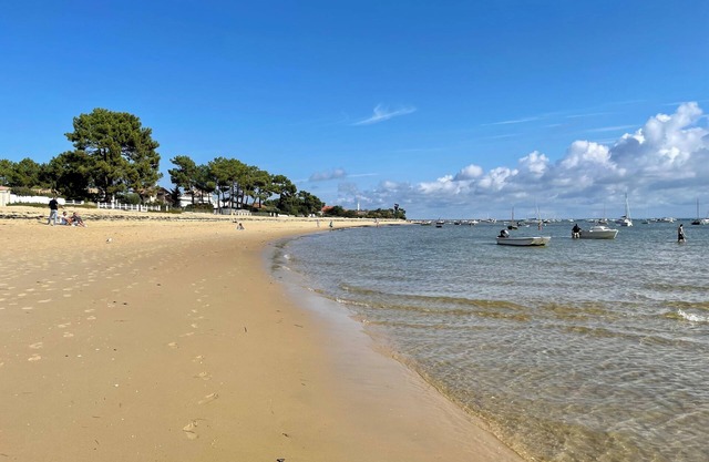 Beach at the foot of the apartment. Near Cap Ferret lighthouse. View of the sea and Pyla Dune