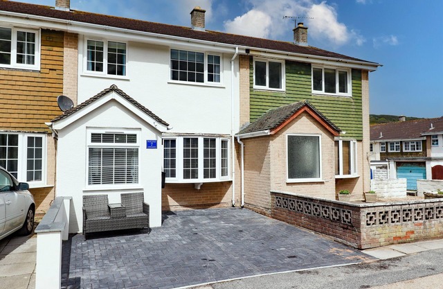 BEACH COTTAGE, pet friendly, country holiday cottage in Portreath