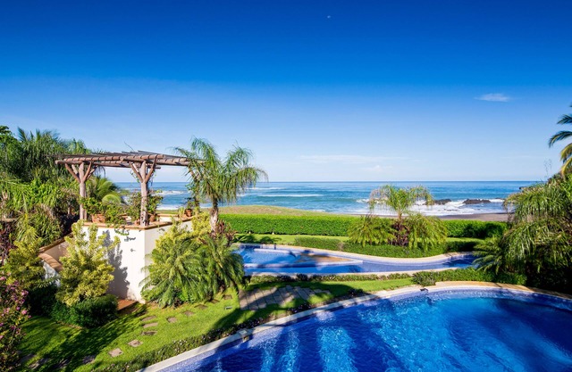 Beach Estate W/daily HK, Private Beach Access, Beach Club, & Elevator