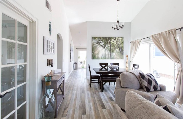 Beach Family Home + Yard, Near The Ocean!