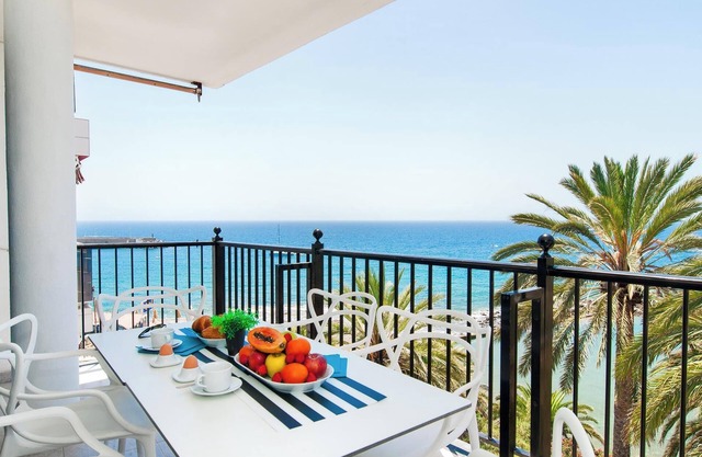 Beach front Apartment in Arguineguin MG/JM by VillaGranCanaria