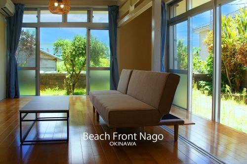 Beach Front Nago Okinawa ビーチフロント名護沖縄