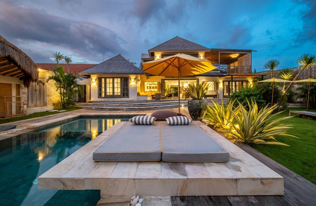 Beach Front Villa with direct private access to a sandy beach