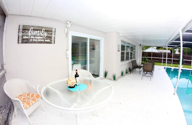 Beach house Dog Friendly Pool AMI- IMG 10 guest