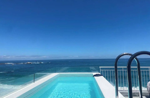 Beach House - Fireplace - No loadshedding