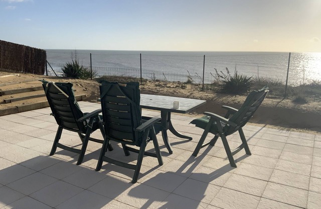 Beach House with 180 degree sea views, 6 Bed, 4 Baths, sleeps 10-12