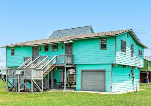Beach Hut - Half Duplex Just a Few Blocks to Sand Shore and Jetty Park