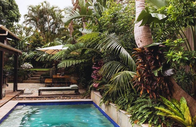 Beach Jungle: Pool, Firepit & Hot Tub in Beachside Hideaway