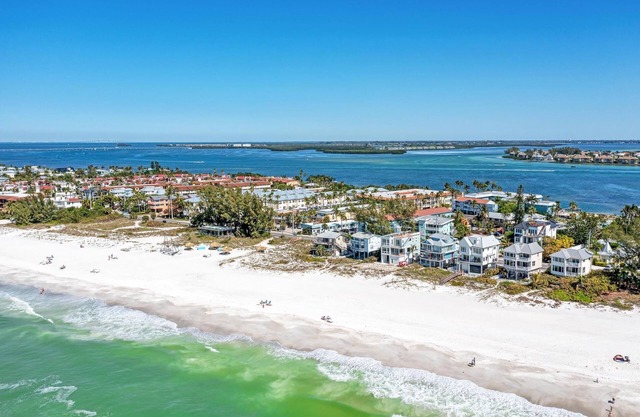 Beach Palms 5B-Beach 1 Minute Walk-Heated Pool-Free Wi-Fi-Boat Dock