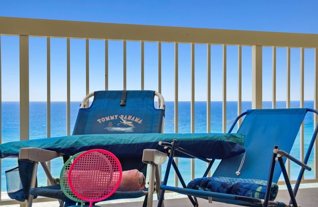 Beach Please! 2- full Bathrooms! Quiet West End