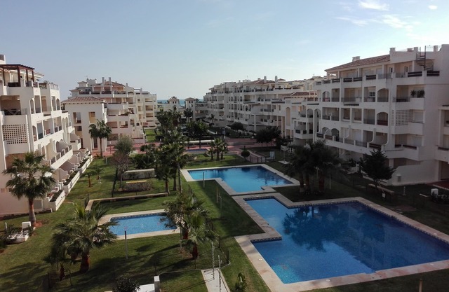 Beach, pool and Golf, private Wifi.
