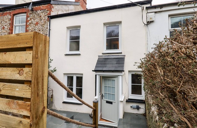BEACH ROAD HOUSE, pet friendly in Hele Bay, Ilfracombe
