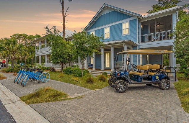 Beach Still My Heart by AvantStay | 6 Seater Golf Cart Included , Pool Access