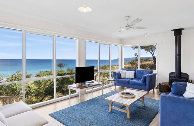 Beach View - Combining great views while being only a 1 minute walk to the Fairhaven Beach