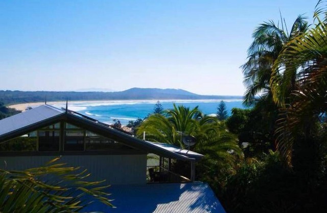 Beach Views. Private Gardens. Sleeps 8. Relaxing garden. Older house, good value