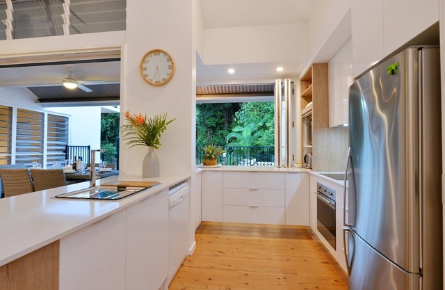 Beach Villa 2 - 3 Bedroom Near Beach and Town